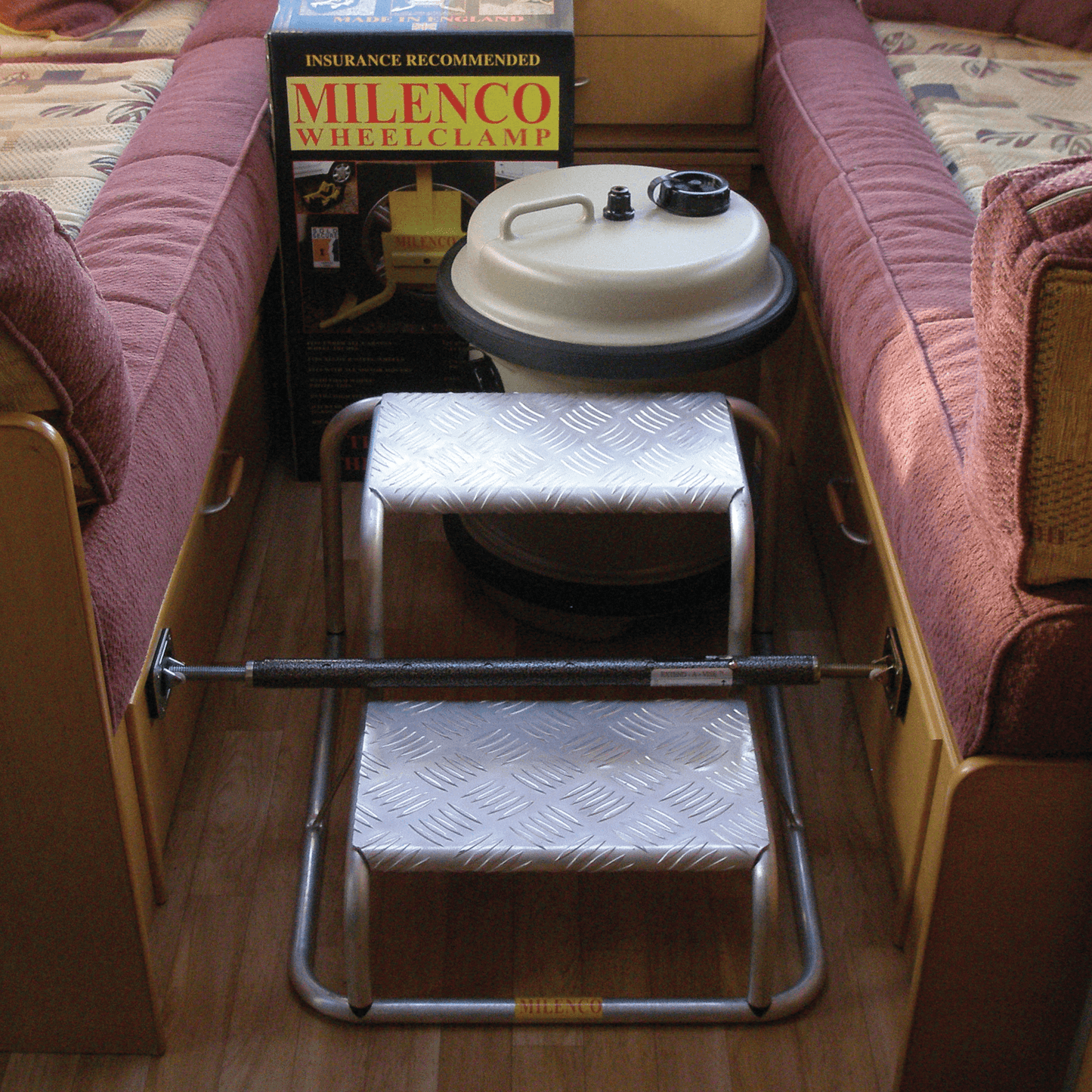 Teleskopstång. Spännvidd: 89 - 167 cm